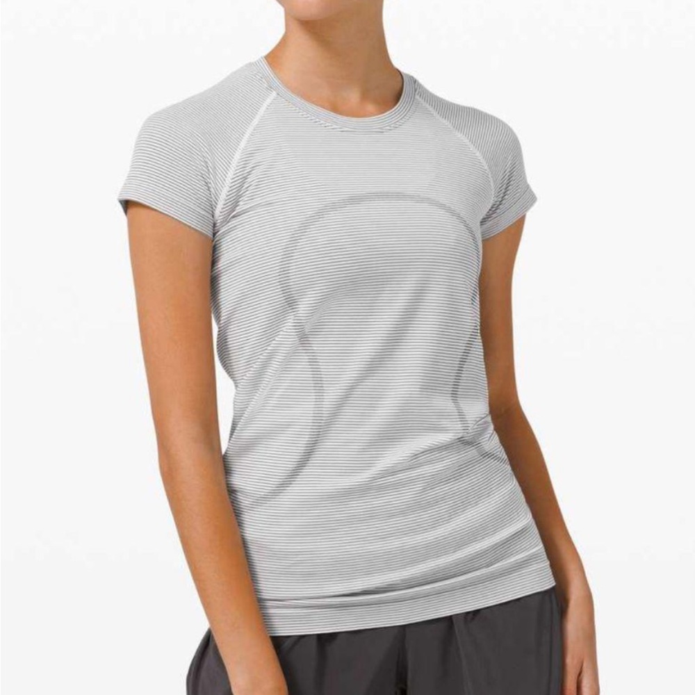Lululemon swiftly tech tee black stripe 6